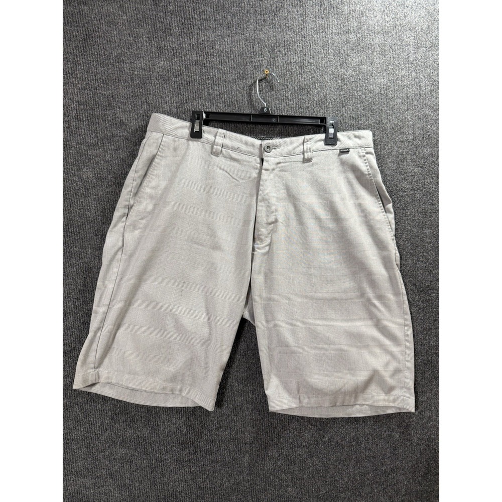 TravisMathew Men's 36 Golf Shorts Gray Glen Plaid Stretch Performance 10"